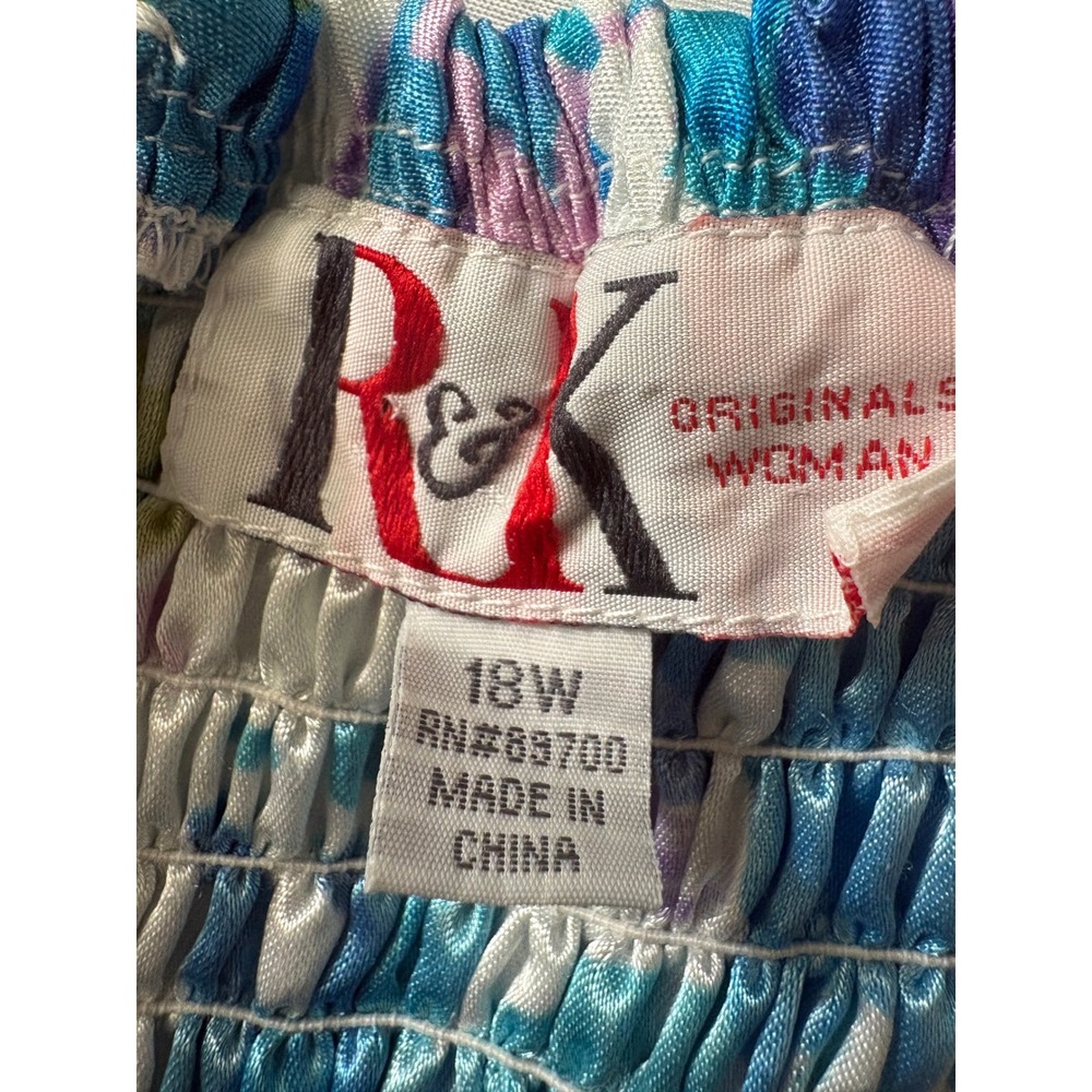 R&K Originals Woman Blue Floral V-Neck Smocked Back Dress Plus Size 18W - Picture 3 of 5